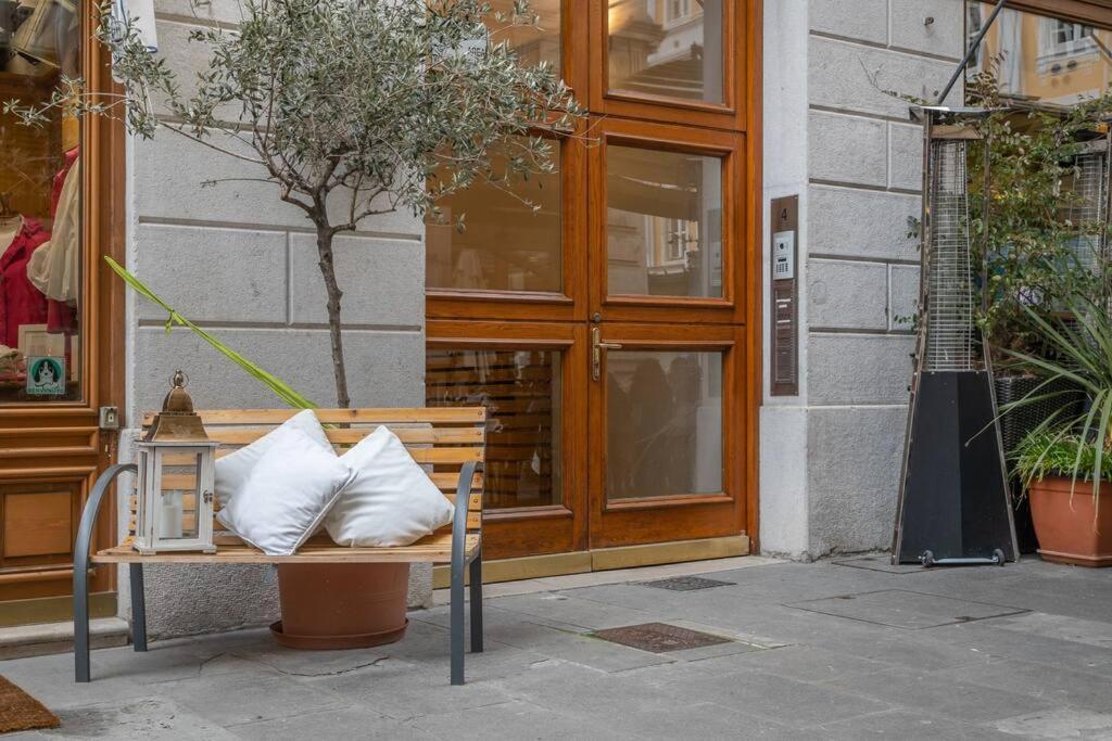 Apartments Trieste Centro I 3 ภายนอก รูปภาพ